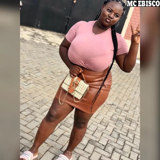 After bragging that she only dates Oldmen because of money, Hajia is seen flirting with a young man. (video) 3 After bragging that she only dates Oldmen because of money, Hajia is seen flirting with a young man. (video) 3